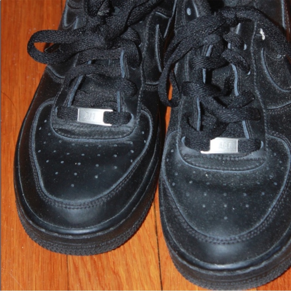 Must Go 🖤 Like New Nike Black Air Force 1. Read Description Below 👇